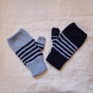 Fingerless knit gloves